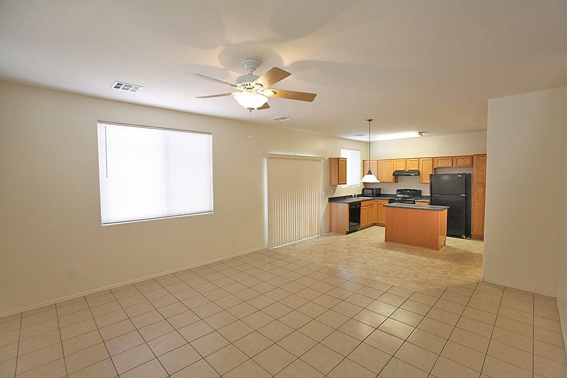 17618 W Mandalay Ln - Photo 3 of 21