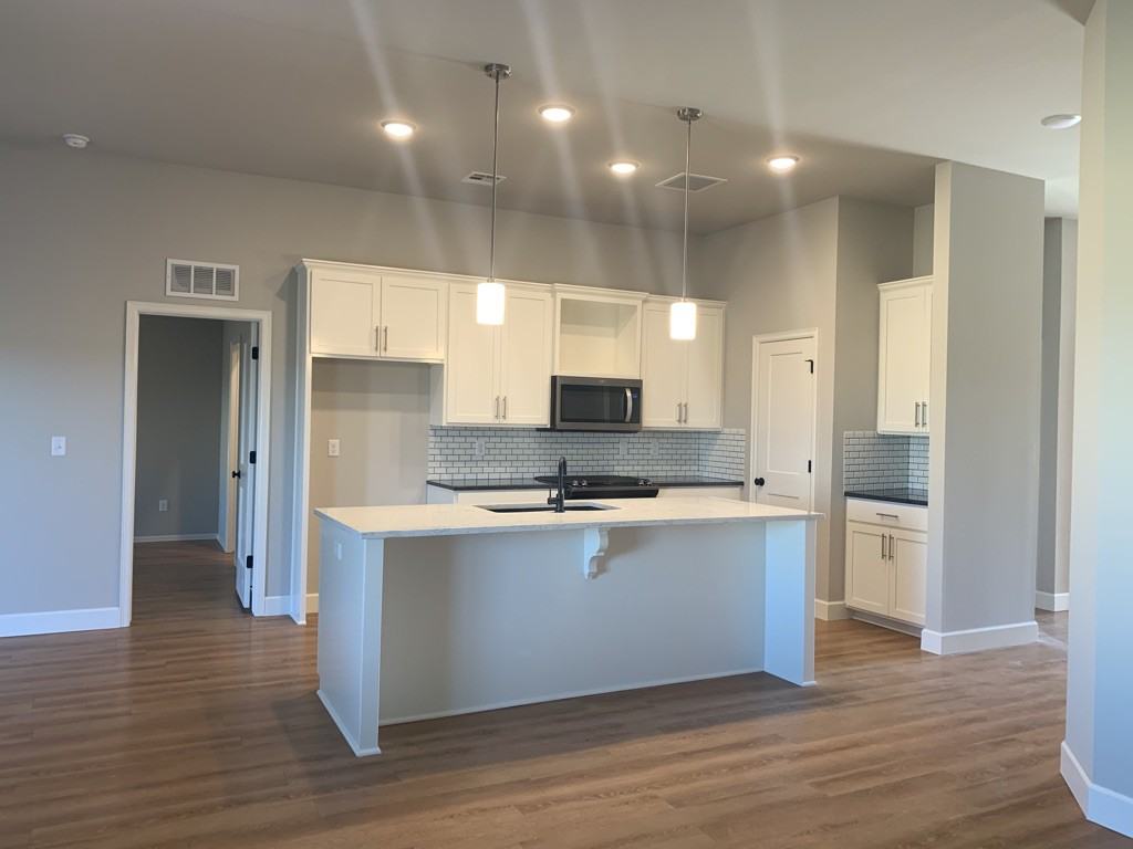 12482 S Norwood Ave - Photo 2 of 15