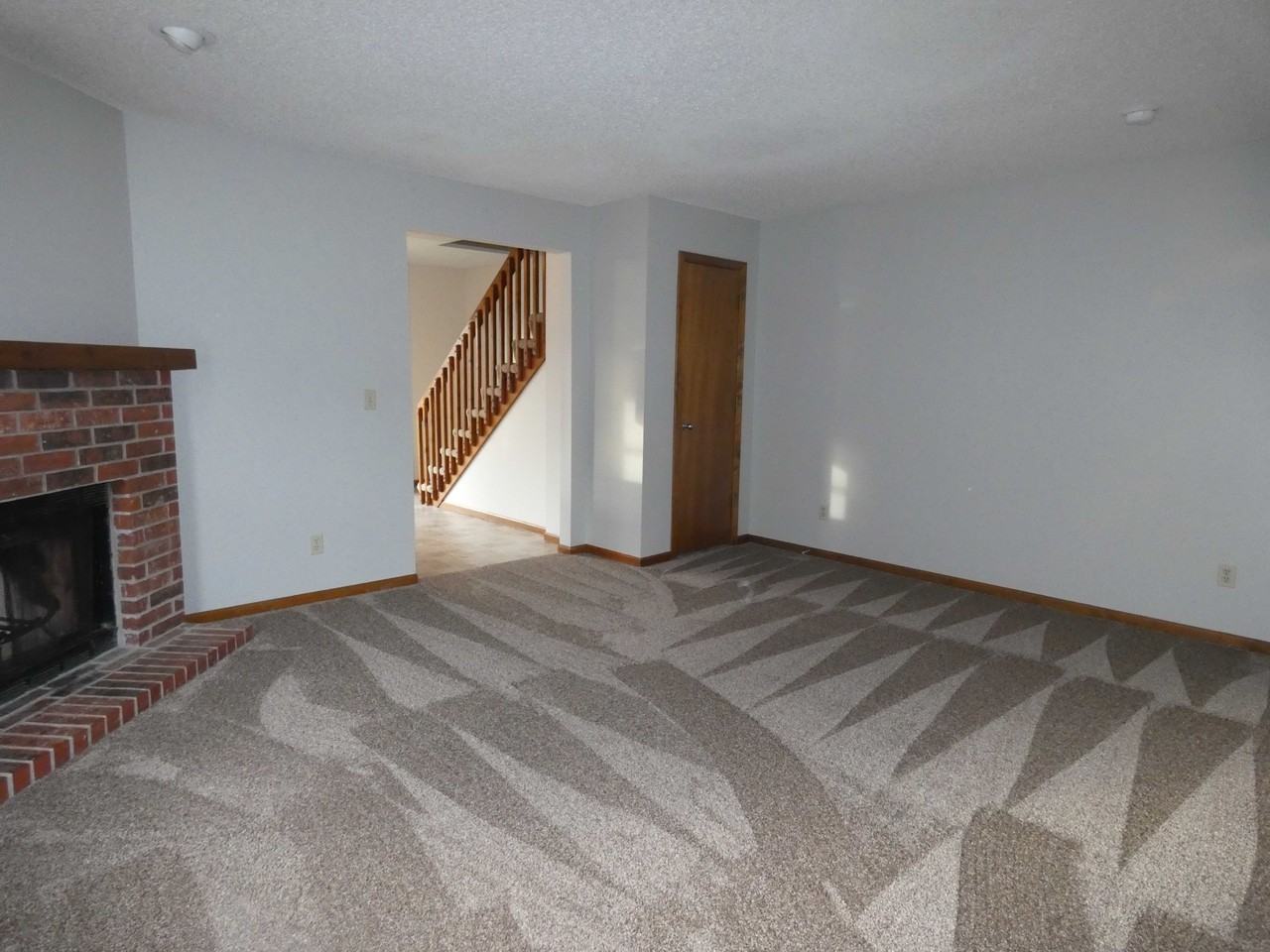 5609 Nw 66th Terr - Photo 3 of 10