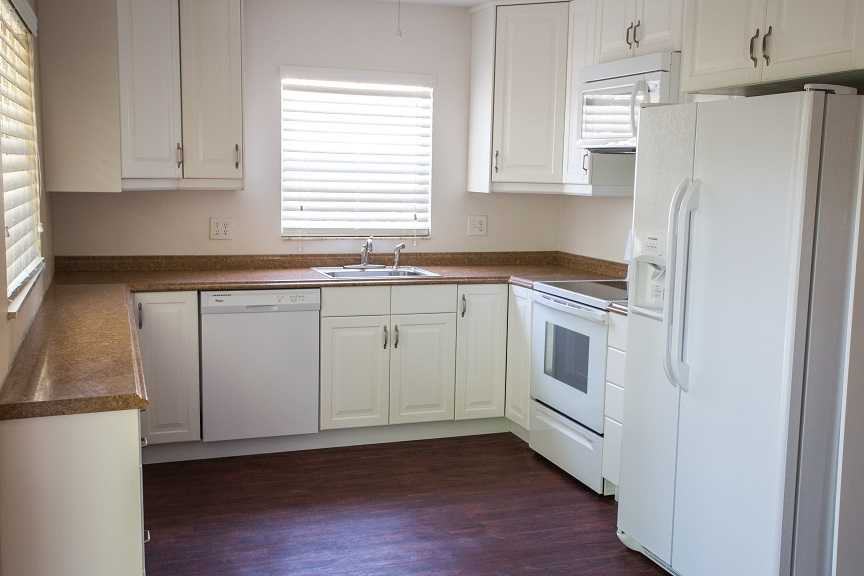 823 Field St - Photo 3 of 12