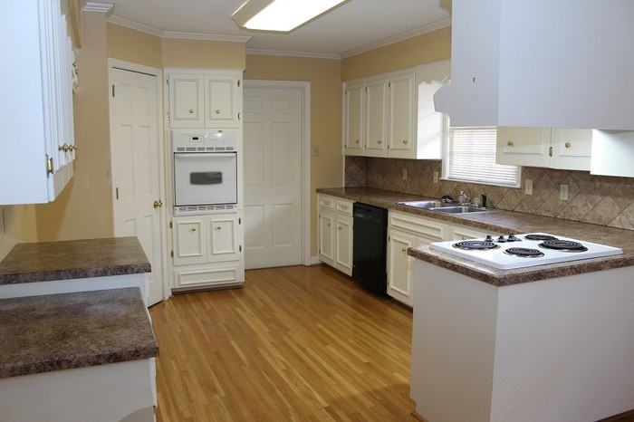 1304 Biscayne Drive - Photo 3 of 23