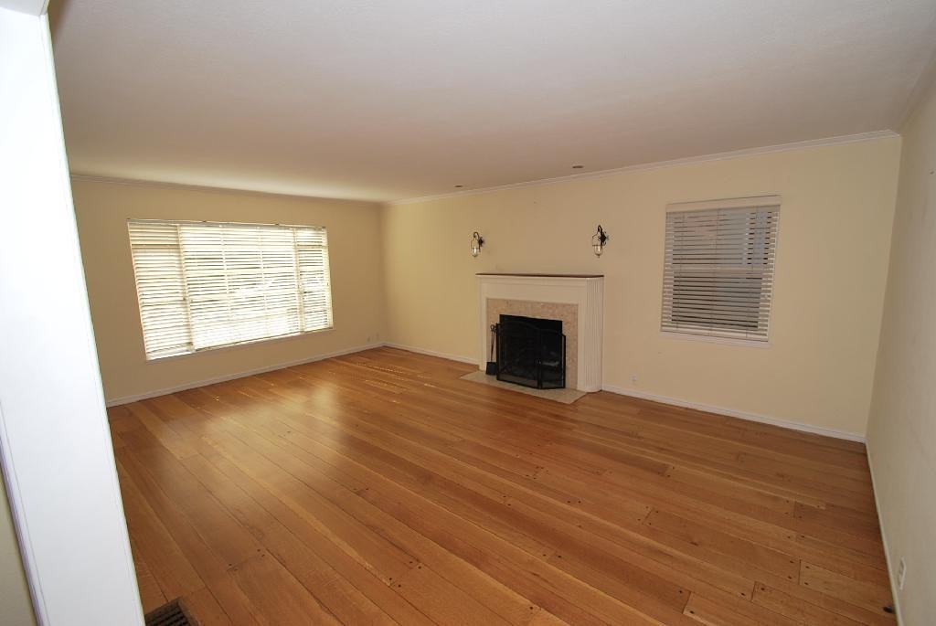 1423 Glen Dr - Photo 3 of 10