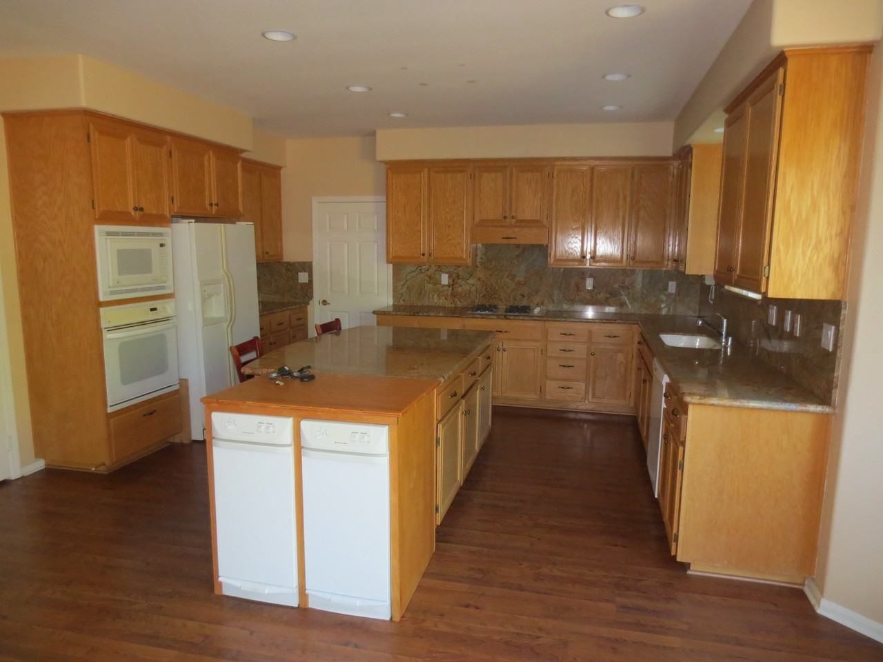 2447 Stevens Pl - Photo 2 of 15