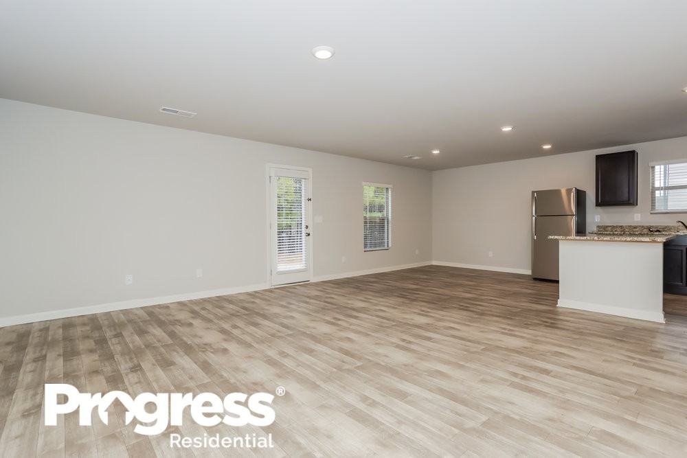 3019 Chris Cir - Photo 3 of 16