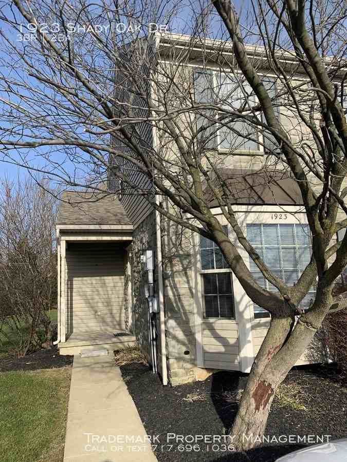 1923 Shady Oak Dr - Photo 2 of 13