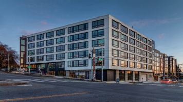 featured image of 1401 E Madison St