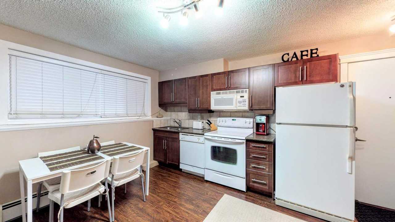 8 605 67 Ave SW Apartments 605 67 Ave Sw Calgary AB T2V 0M3