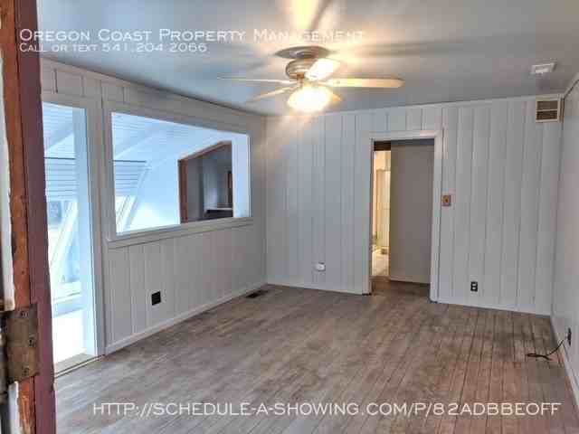 4877 Ne H Ave - Photo 2 of 13