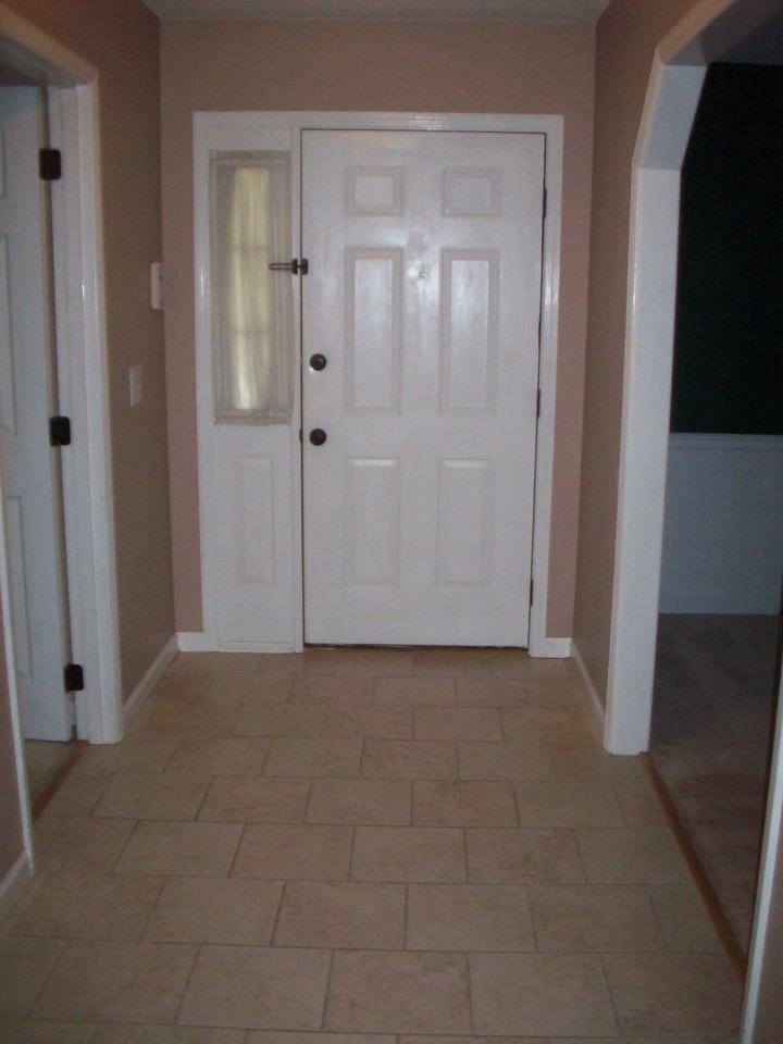 114 Windmere Dr - Photo 2 of 13