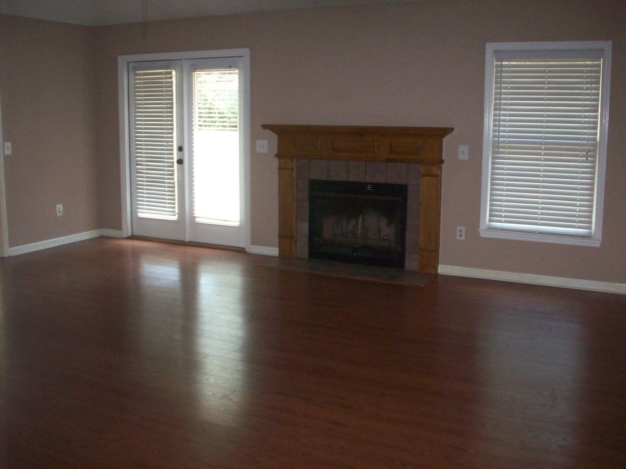 114 Windmere Dr - Photo 3 of 13