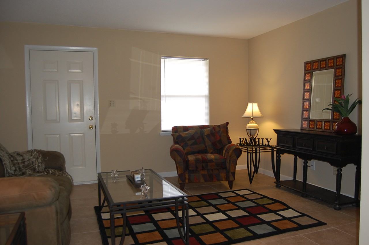 208 Squirrel Haven Rd - Photo 3 of 7