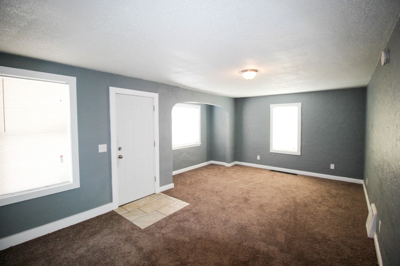 6744 Scenic Dr - Photo 2 of 10
