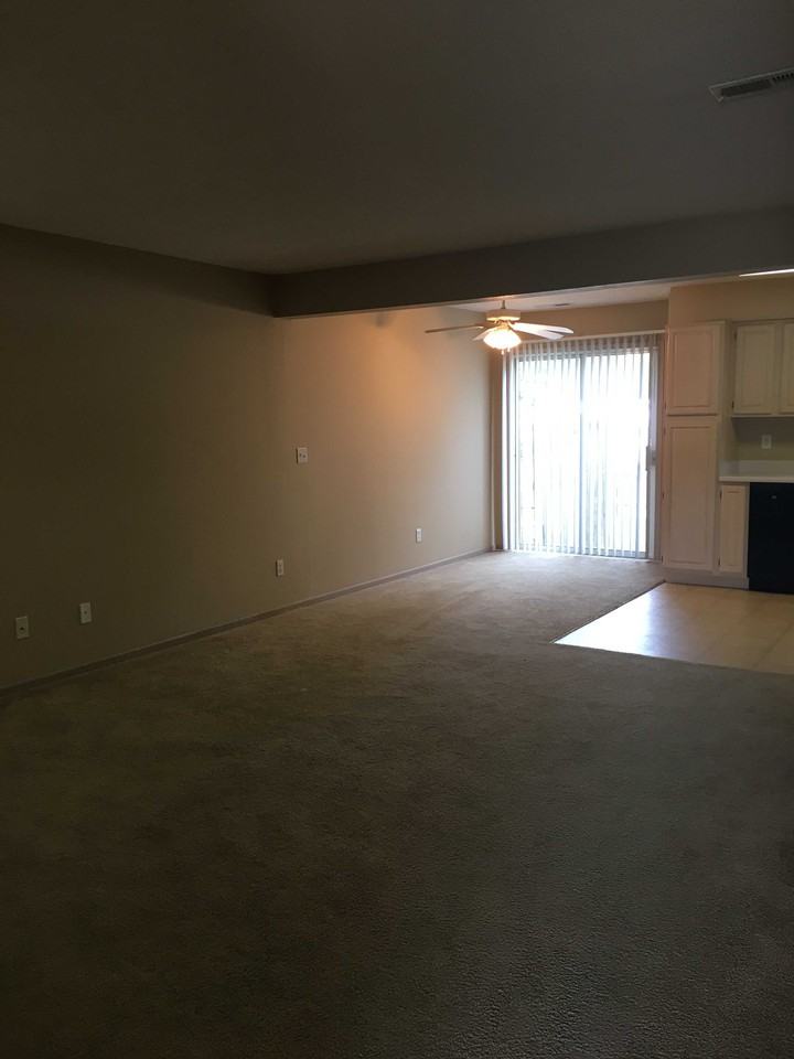 1104 Garden Way - Photo 3 of 10