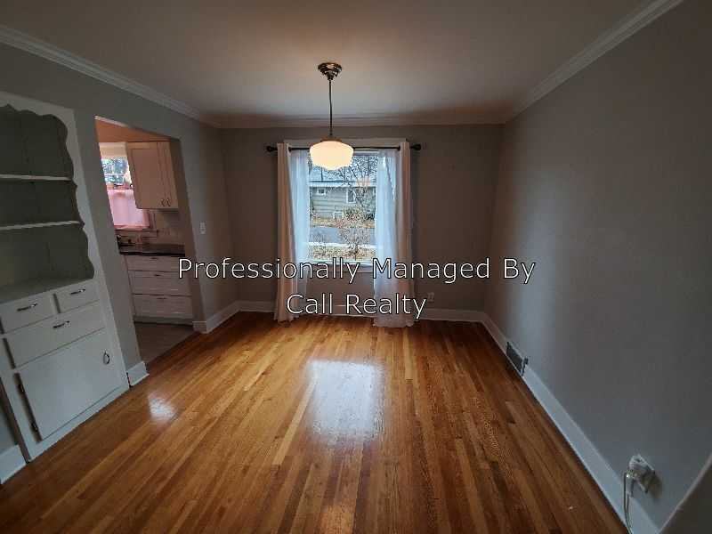 949 E 33rd - Photo 3 of 14