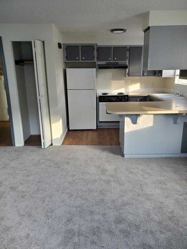 2683 12th Pl - Photo 2 of 9