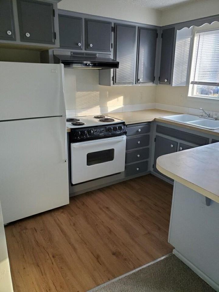 2683 12th Pl - Photo 3 of 9