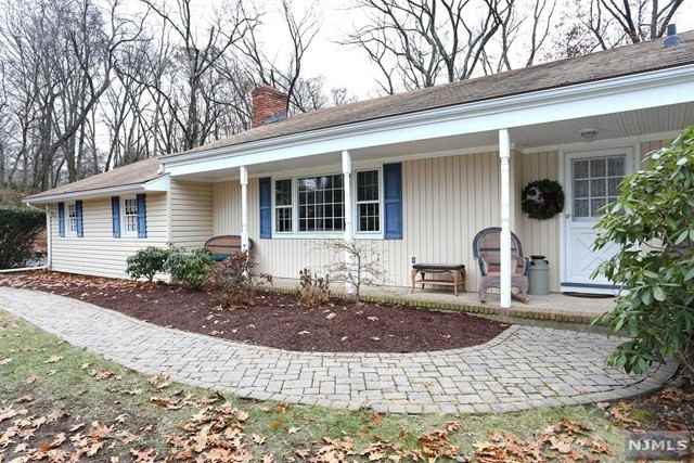 494 Island Way - Photo 2 of 25