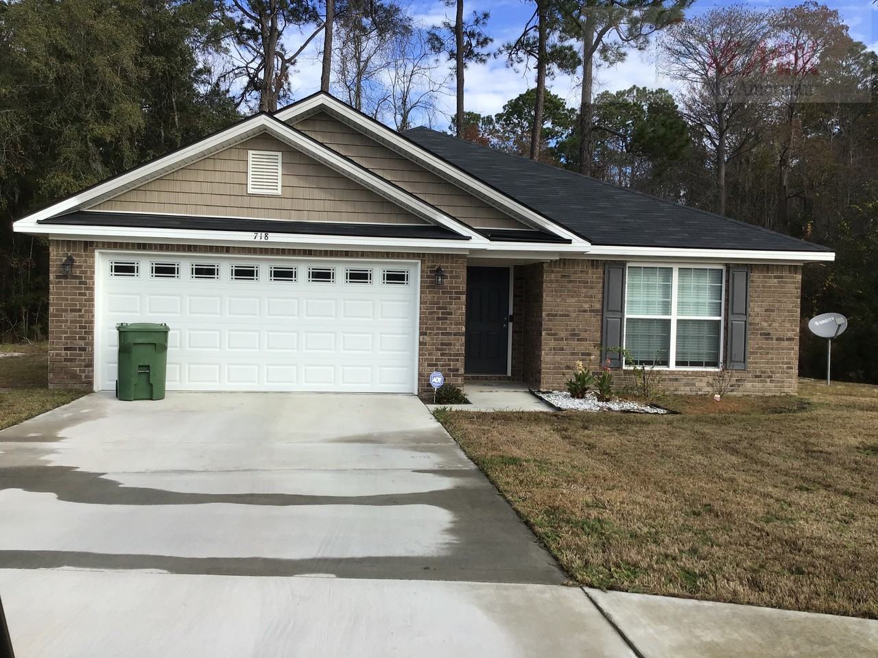 718 High Grove Court