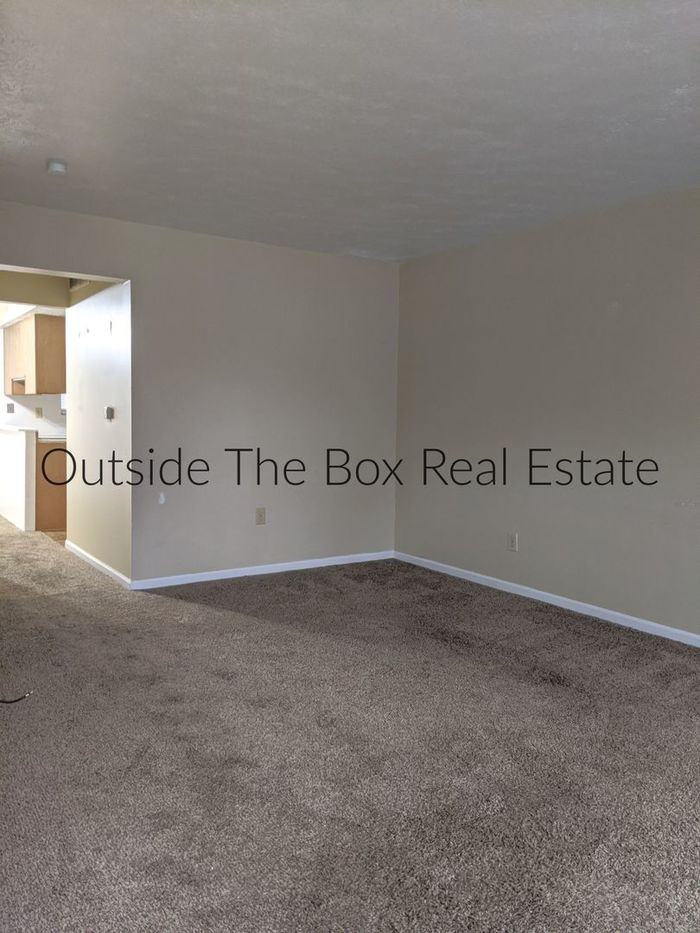 967 Taylorsview Drive - Photo 2 of 8