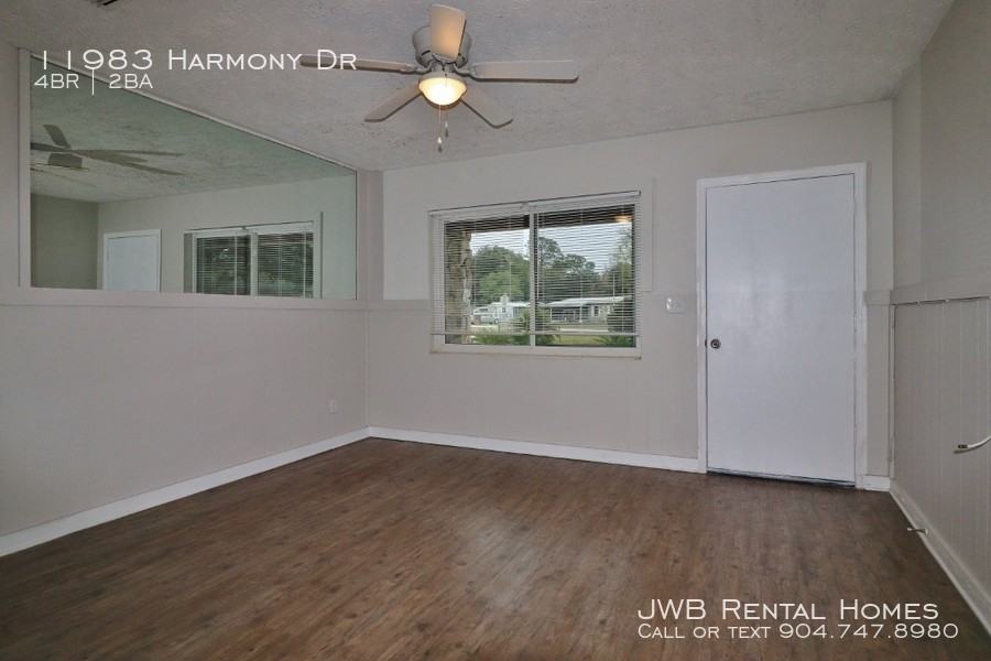 11983 Harmony Dr - Photo 2 of 11