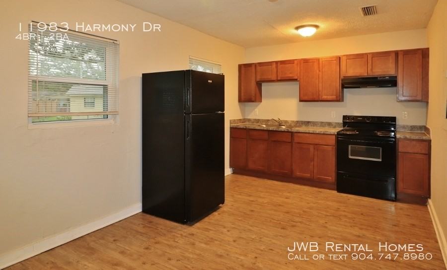 11983 Harmony Dr - Photo 3 of 11