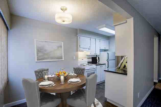 Buckland Manor Apartments - Photo 2 of 8