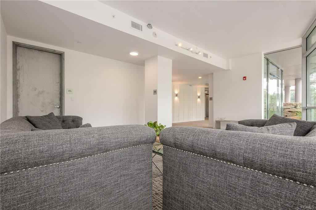 250 South Central Park Avenue 2a - Photo 3 of 20