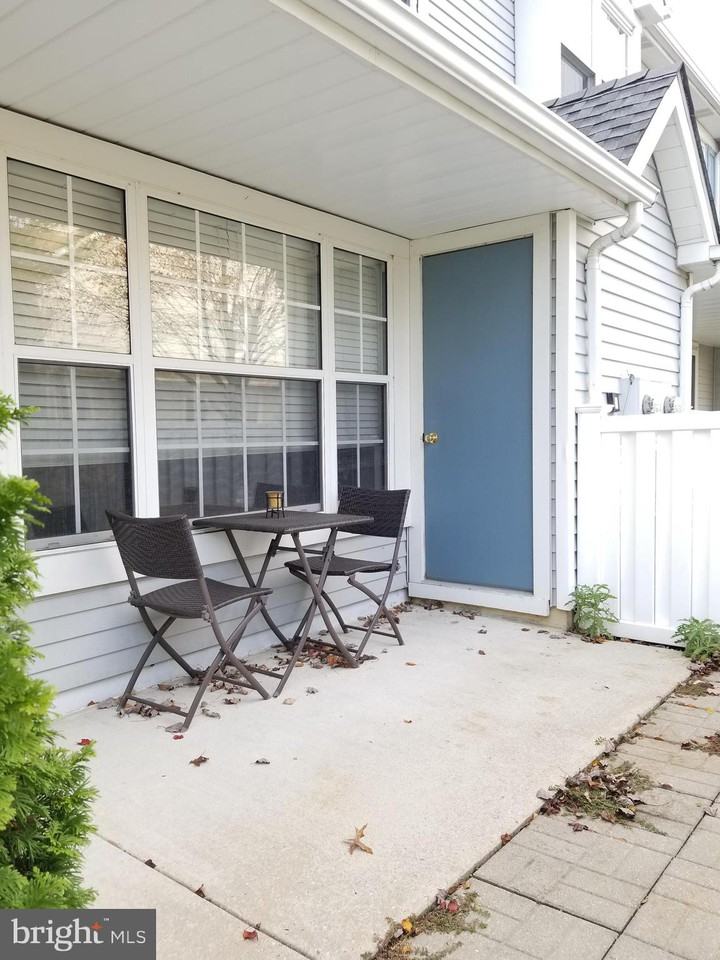 3206 Wimbledon Way - Photo 3 of 34