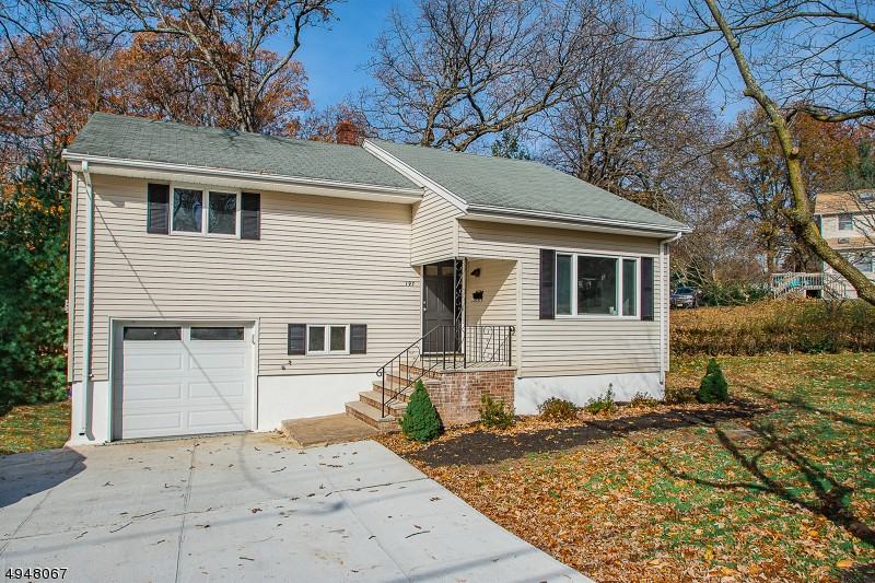 197 Erie Ave - Photo 2 of 22