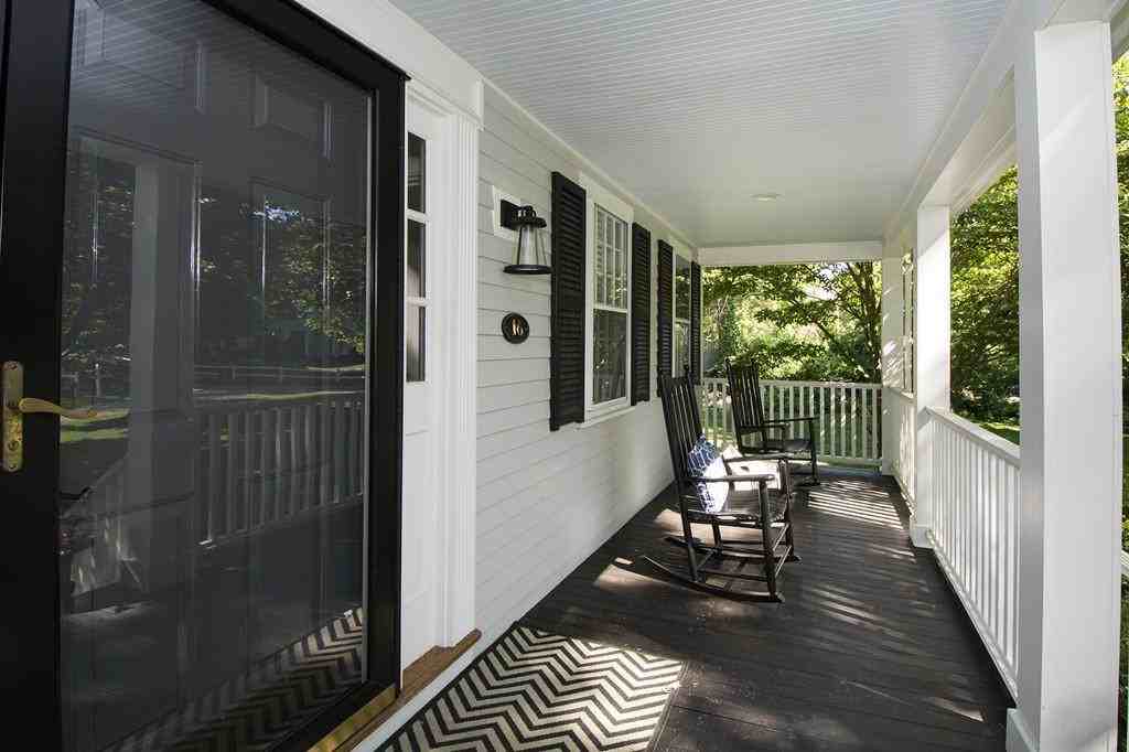 16 Old Pasture Rd - Photo 2 of 29