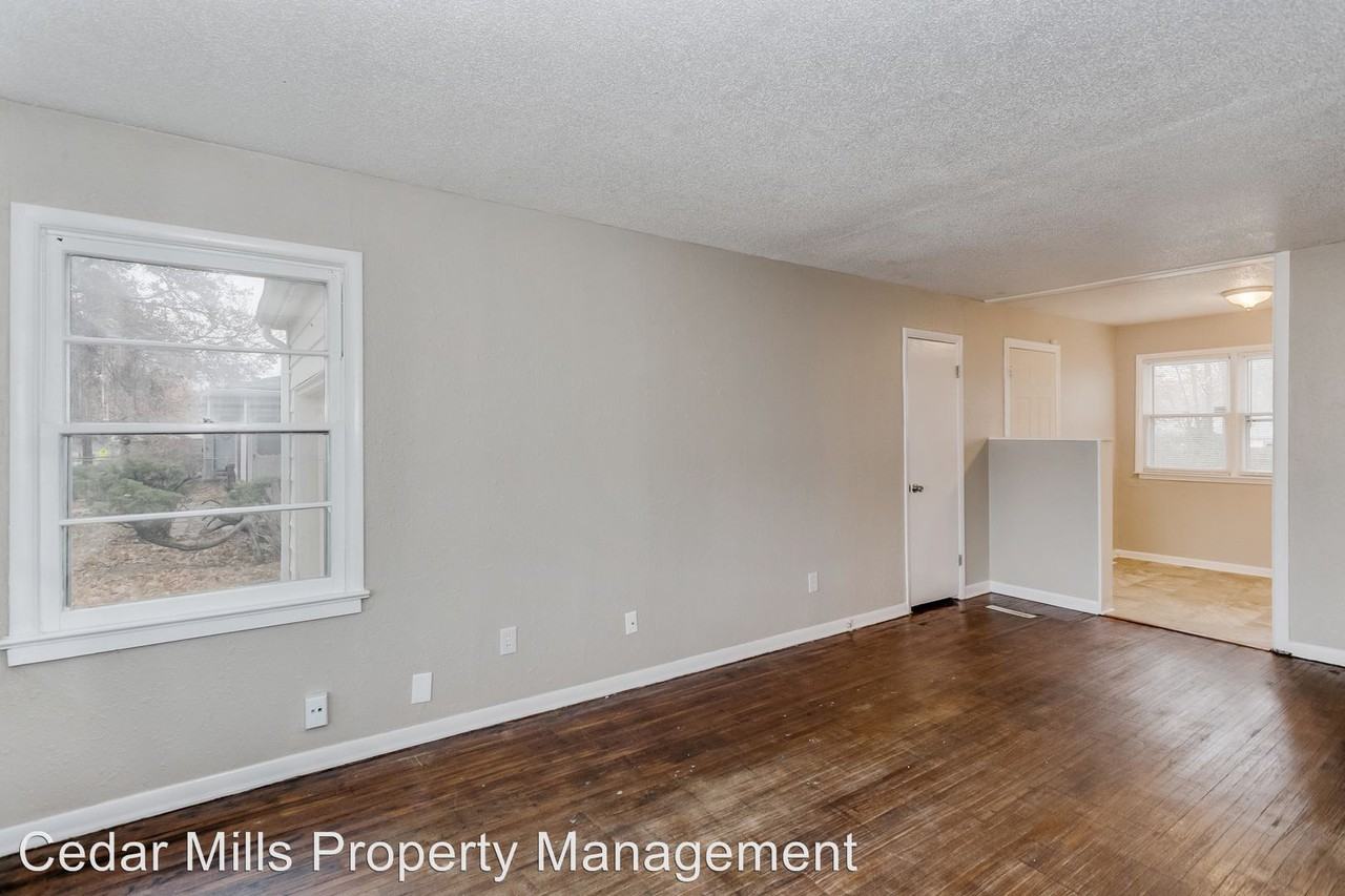 2710 N. Gentry St. - Photo 2 of 14