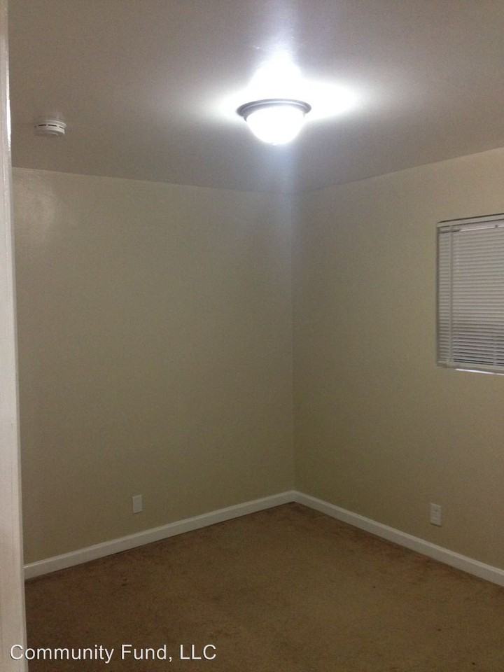 1101 Warren Ave - Photo 3 of 16