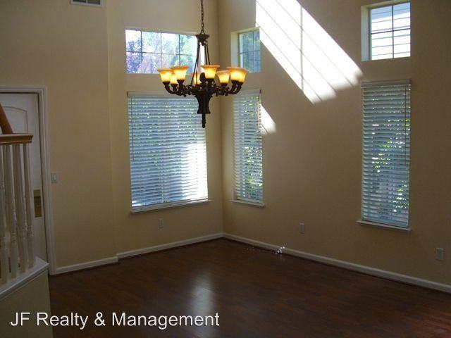629 Sundale Ln - Photo 2 of 7