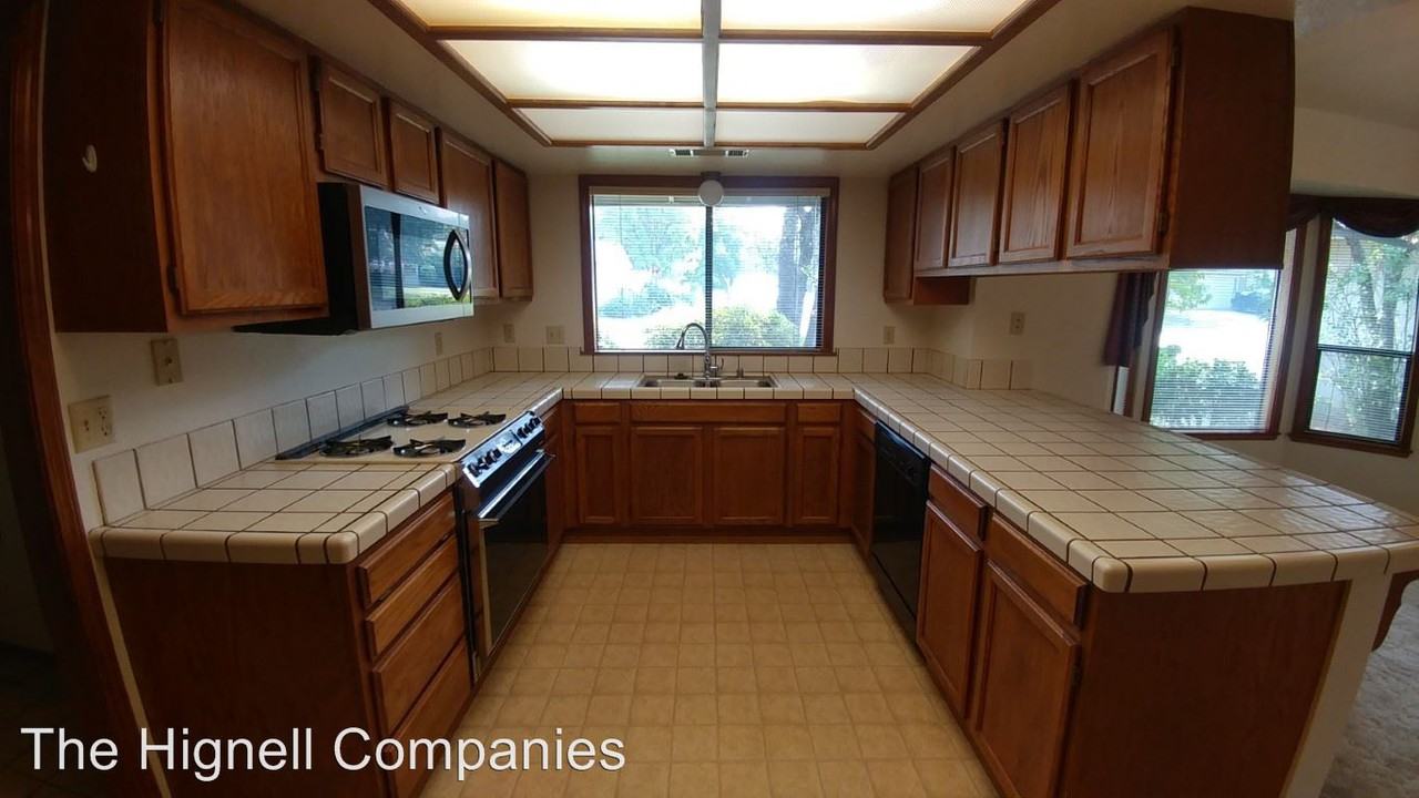 3398 Somerset Ave. - Photo 2 of 17