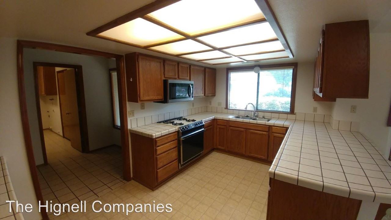 3398 Somerset Ave. - Photo 3 of 17