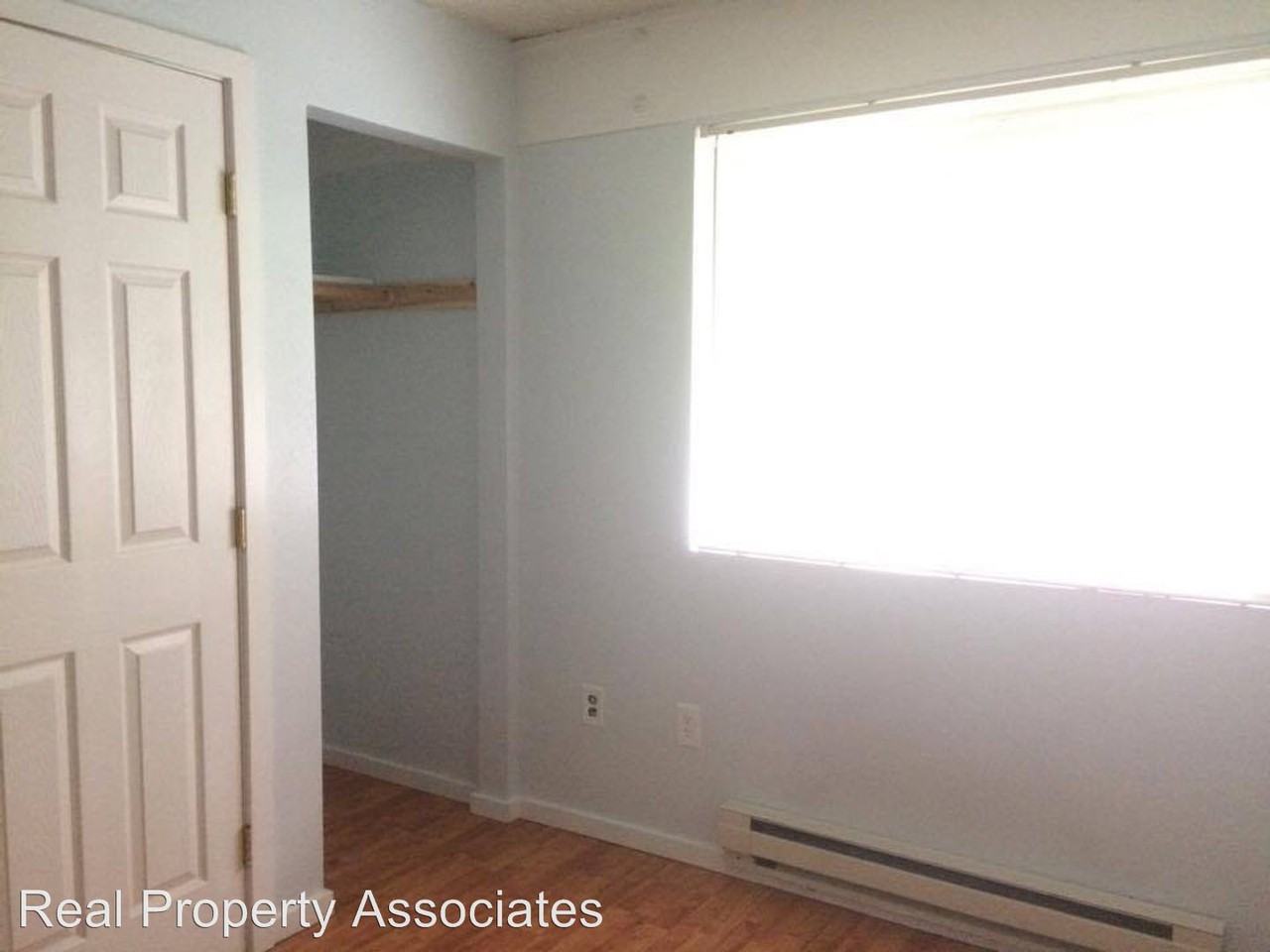 7318 35th Ave NE - Photo 2 of 4