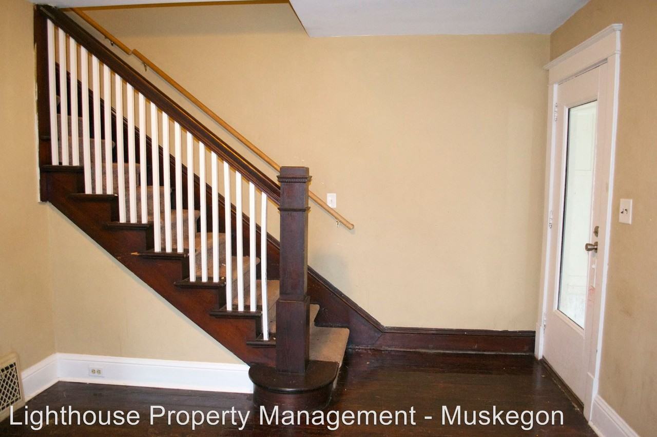 1471/1473 Jiroch Street - Photo 2 of 13