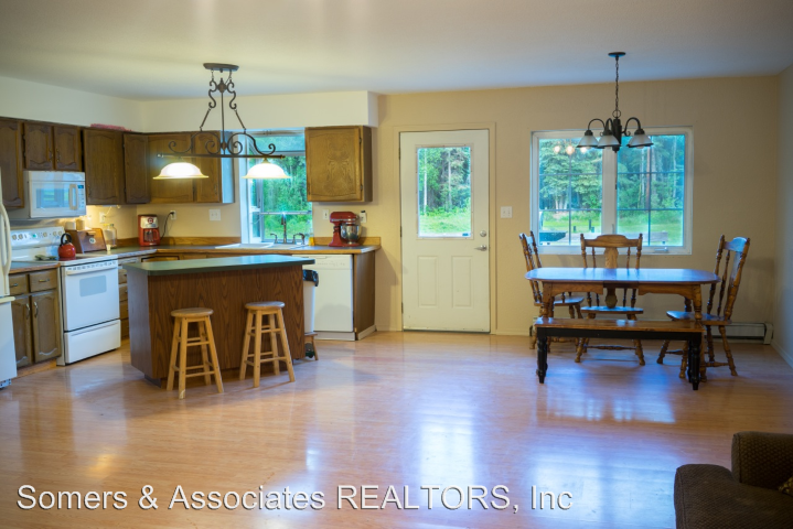 614 Bottles St - Photo 2 of 4