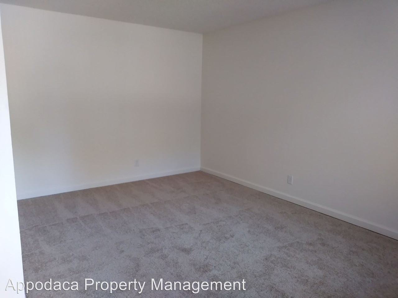 400 N Palm Drive - Photo 2 of 8