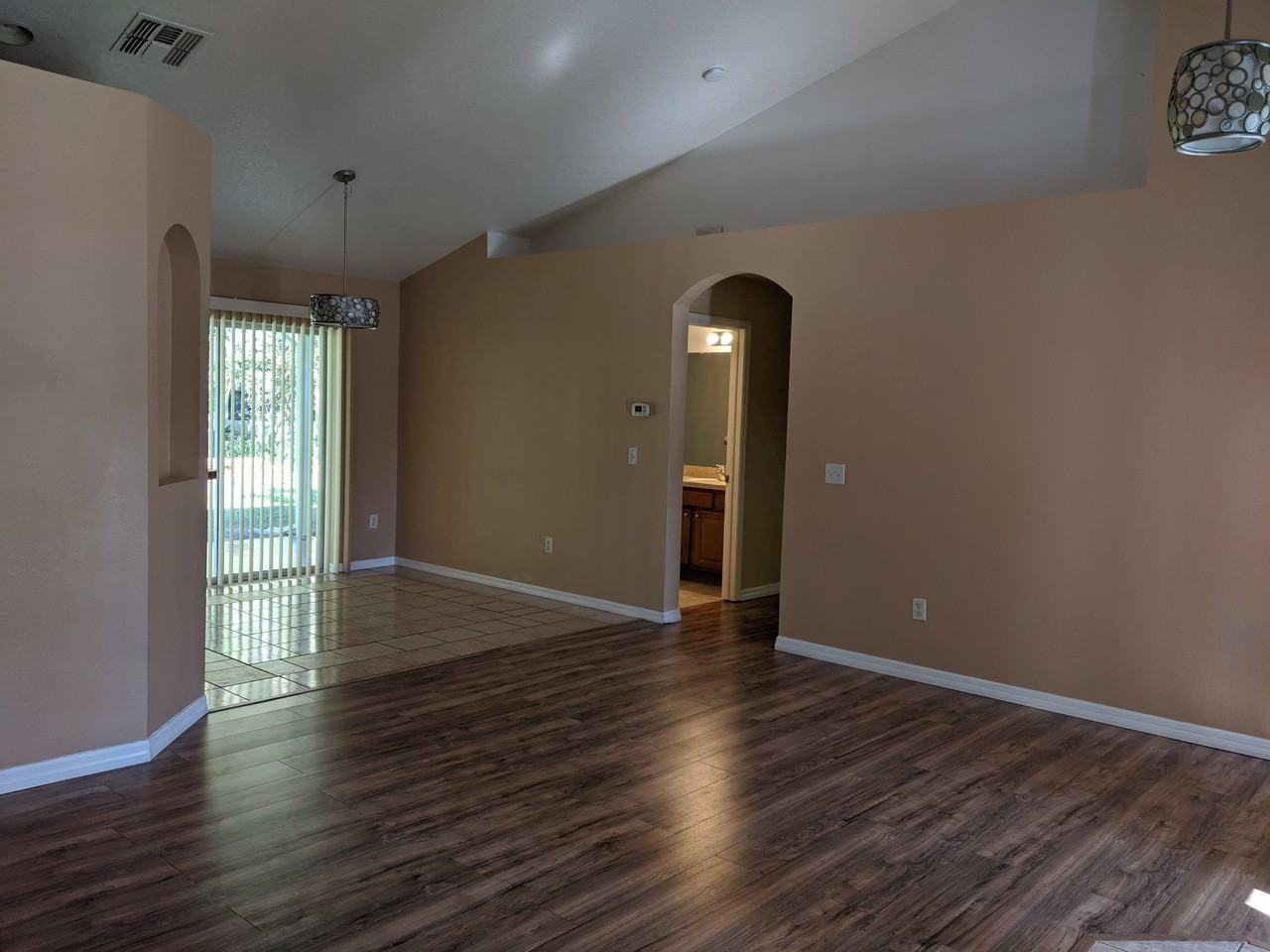 6073 Beechwood Dr - Photo 3 of 26