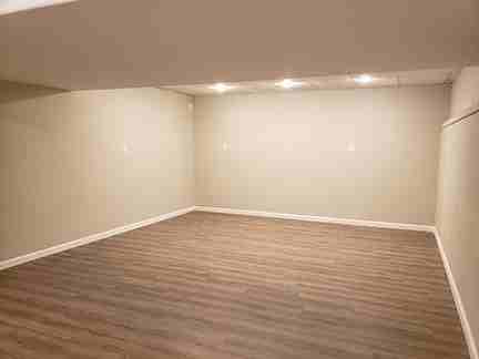 114 1/2 1/2 Maple St - Photo 3 of 11