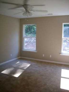 20433 Castle Ridge Cir - Photo 3 of 5