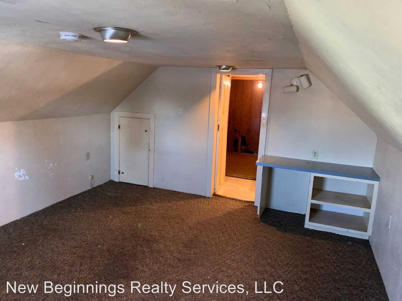 24  Pleasant St - Photo 2 of 4