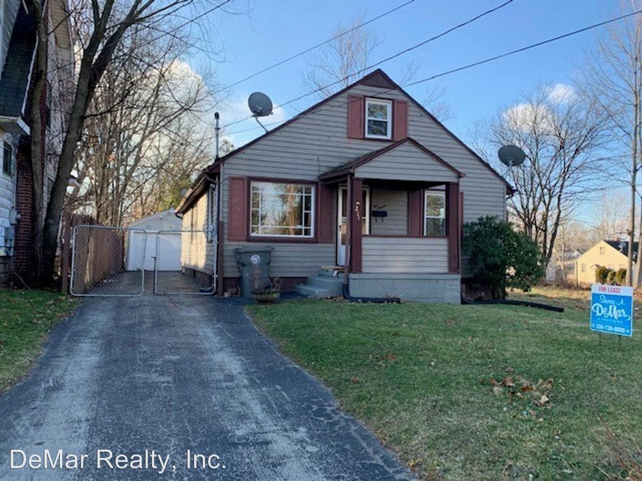 211 Hilton Ave, Youngstown, OH 44507 3 Bedroom House for Rent for 575