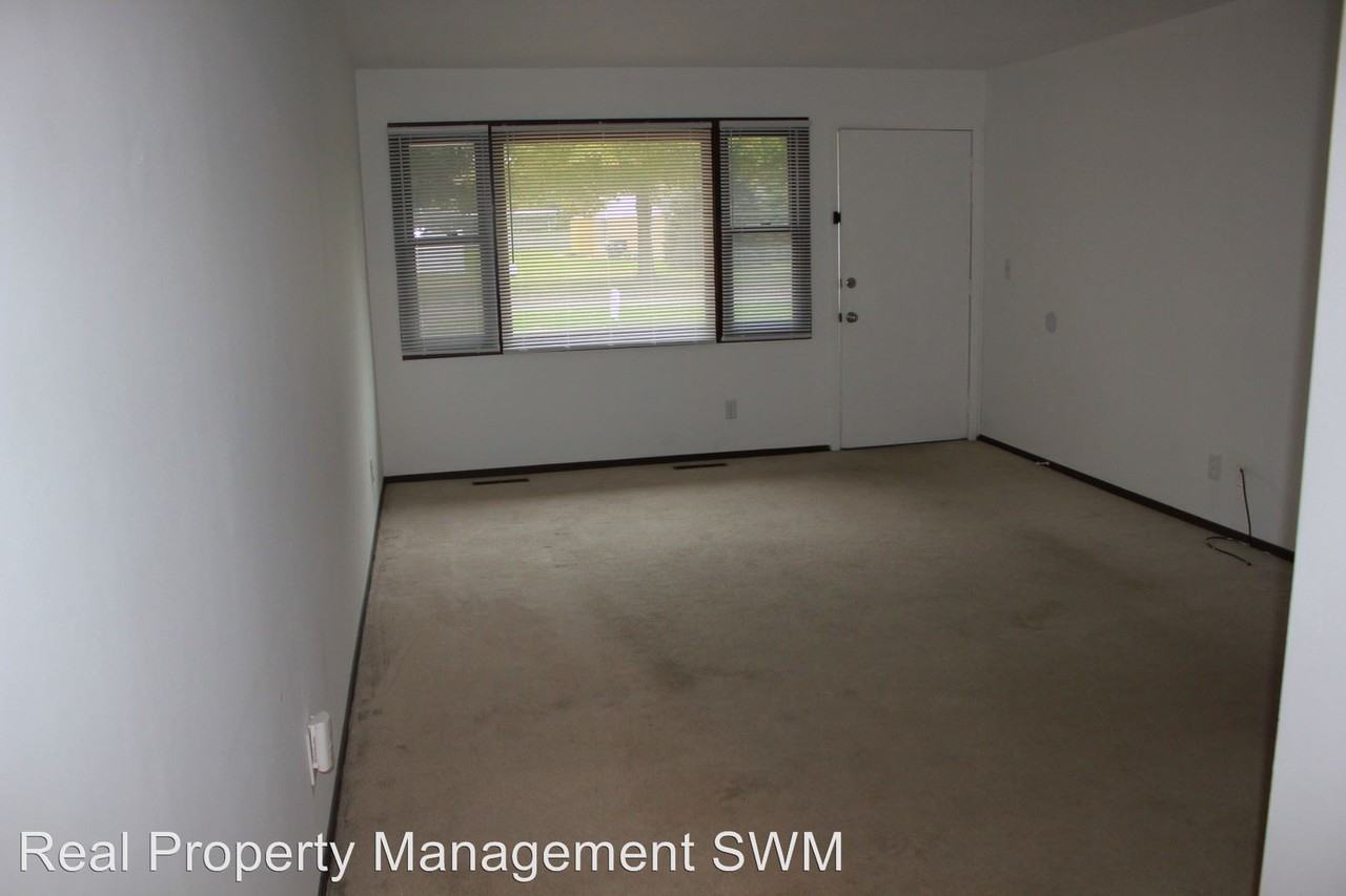 2523 Demorrow Circle - Photo 2 of 11