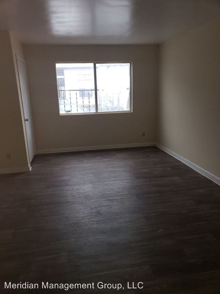 204 Chambers Cove Drive - Photo 3 of 50