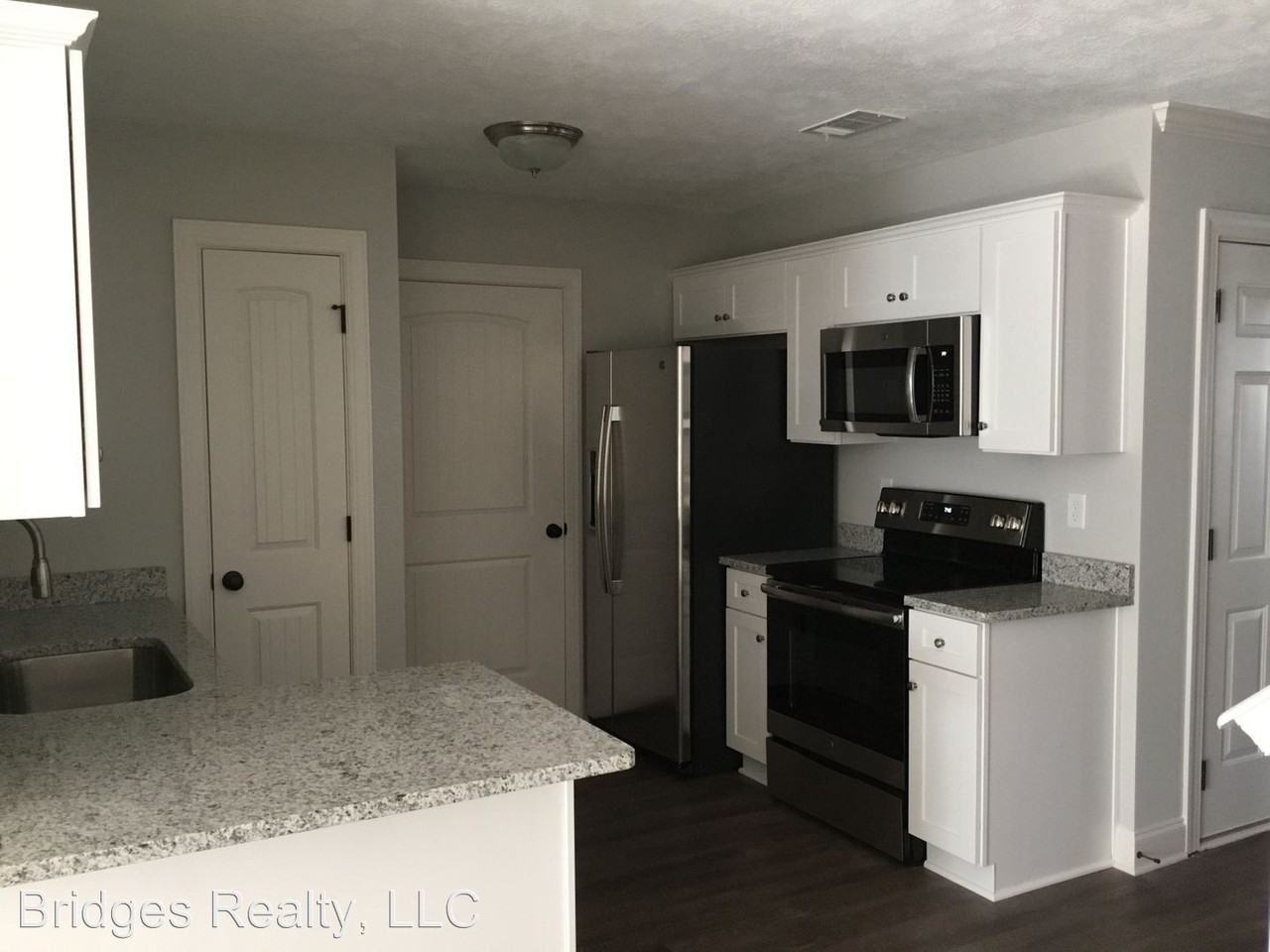 626 Vista Drive - Photo 2 of 10