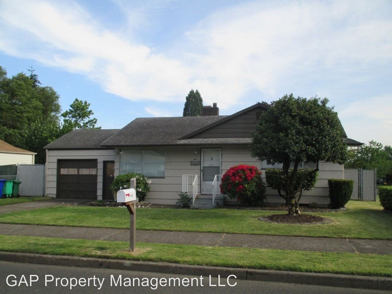 10306 Se Center St - Photo 2 of 28