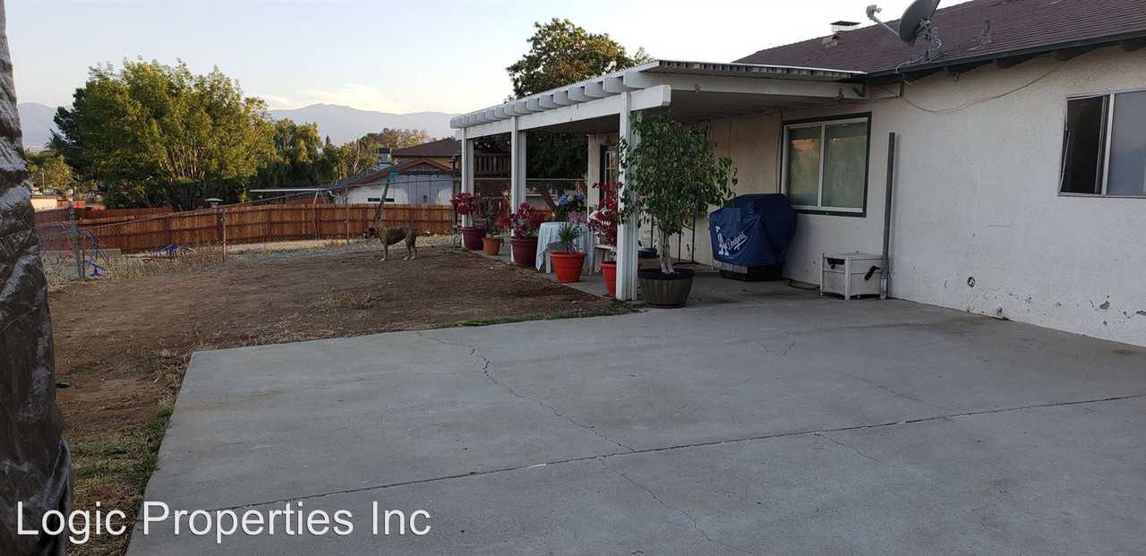 1418 Hilltop Lane - Photo 2 of 12