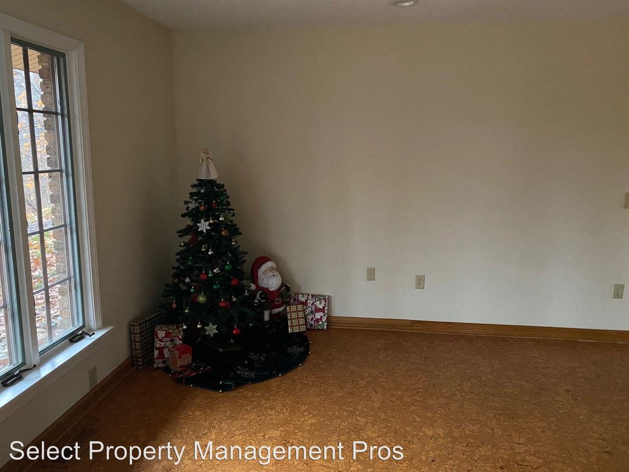 13326 Hardisty Rd - Photo 3 of 14